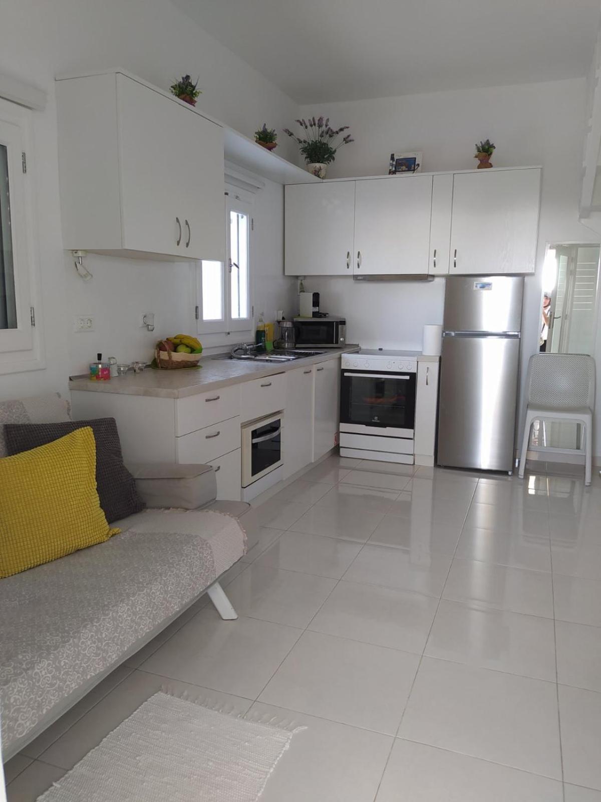 Jb Villa (Adults Only) เมซาเรีย ภายนอก รูปภาพ